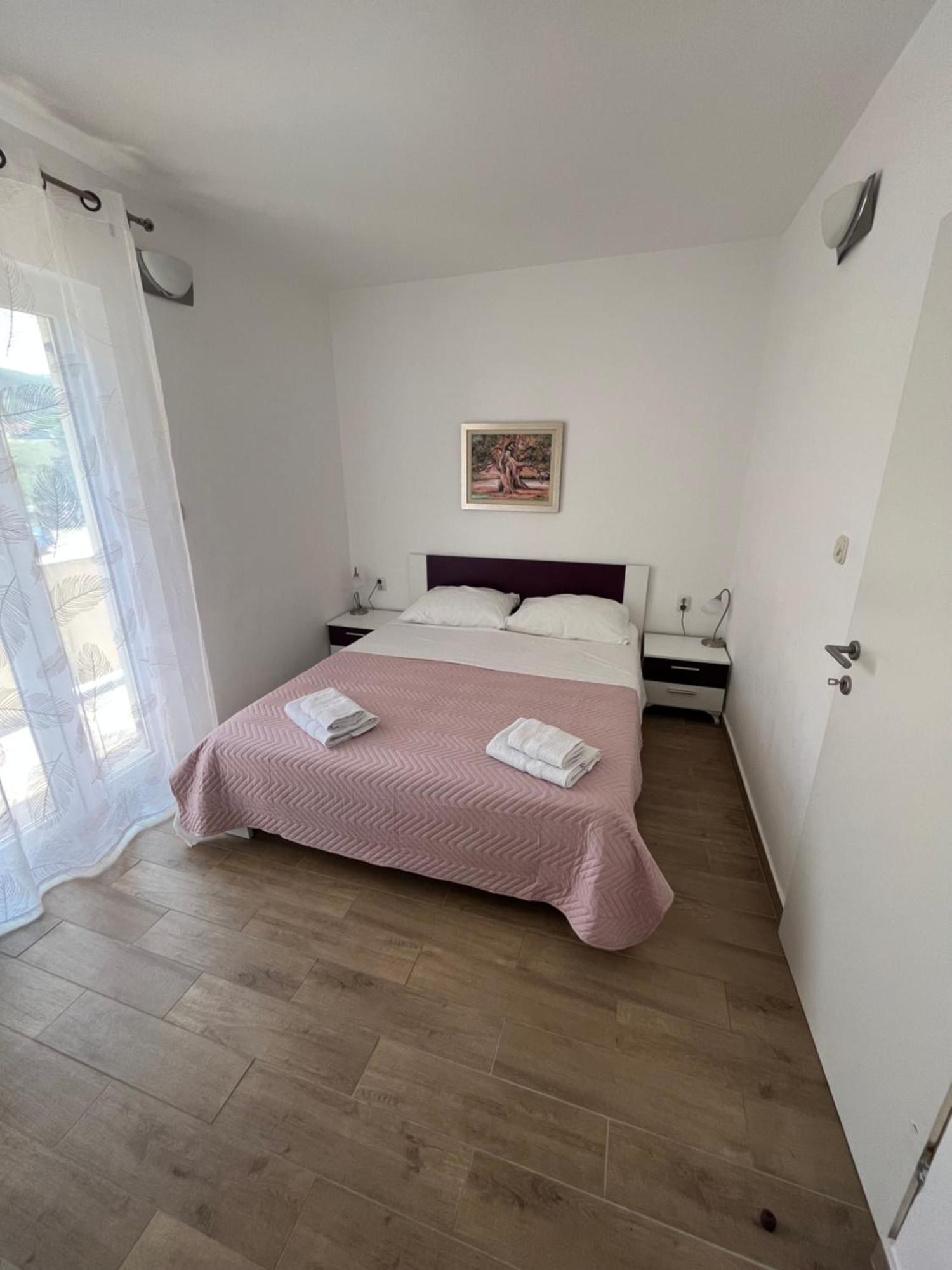 Apartments And Rooms Markovski Palit Екстер'єр фото
