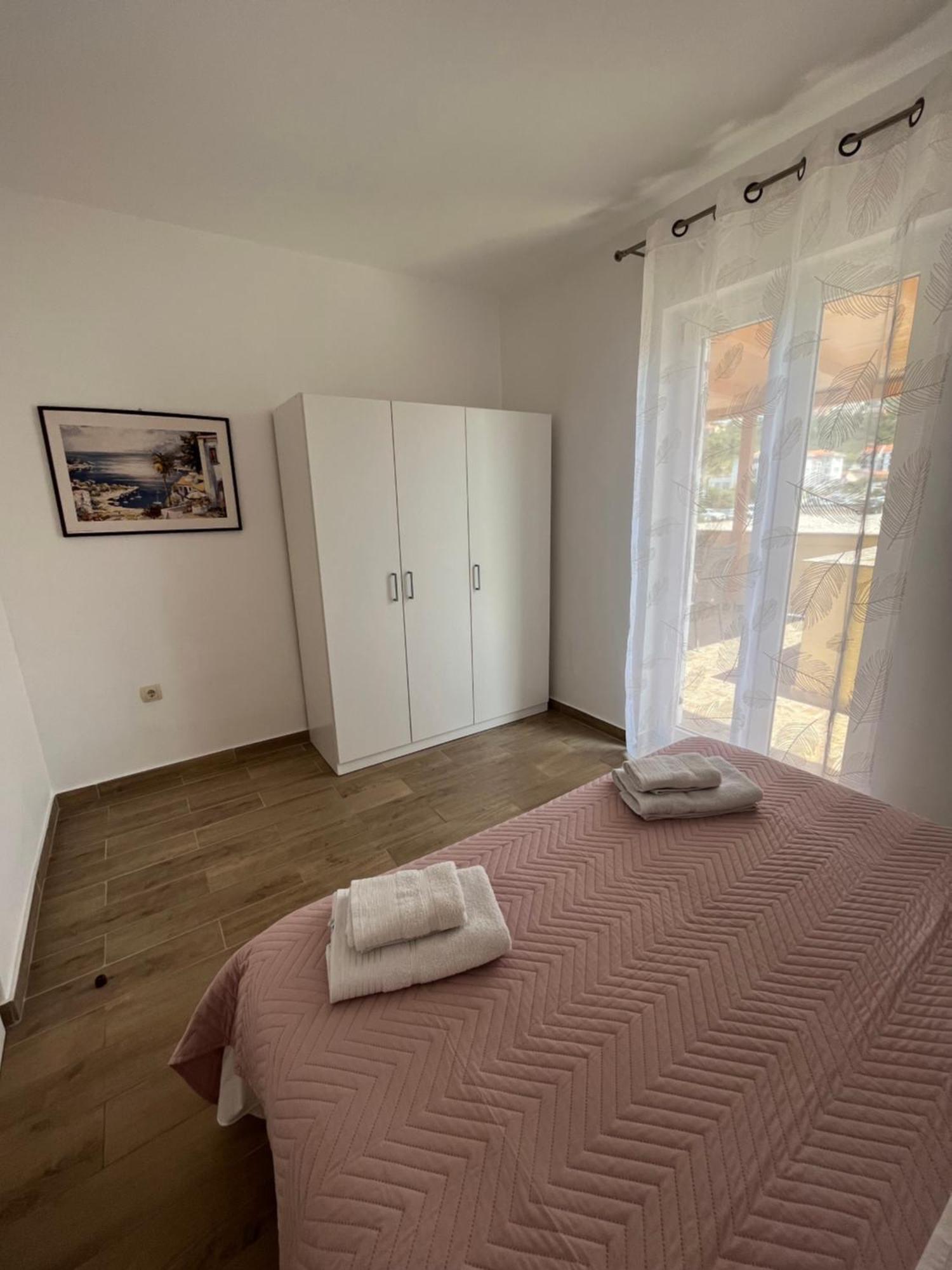Apartments And Rooms Markovski Palit Екстер'єр фото